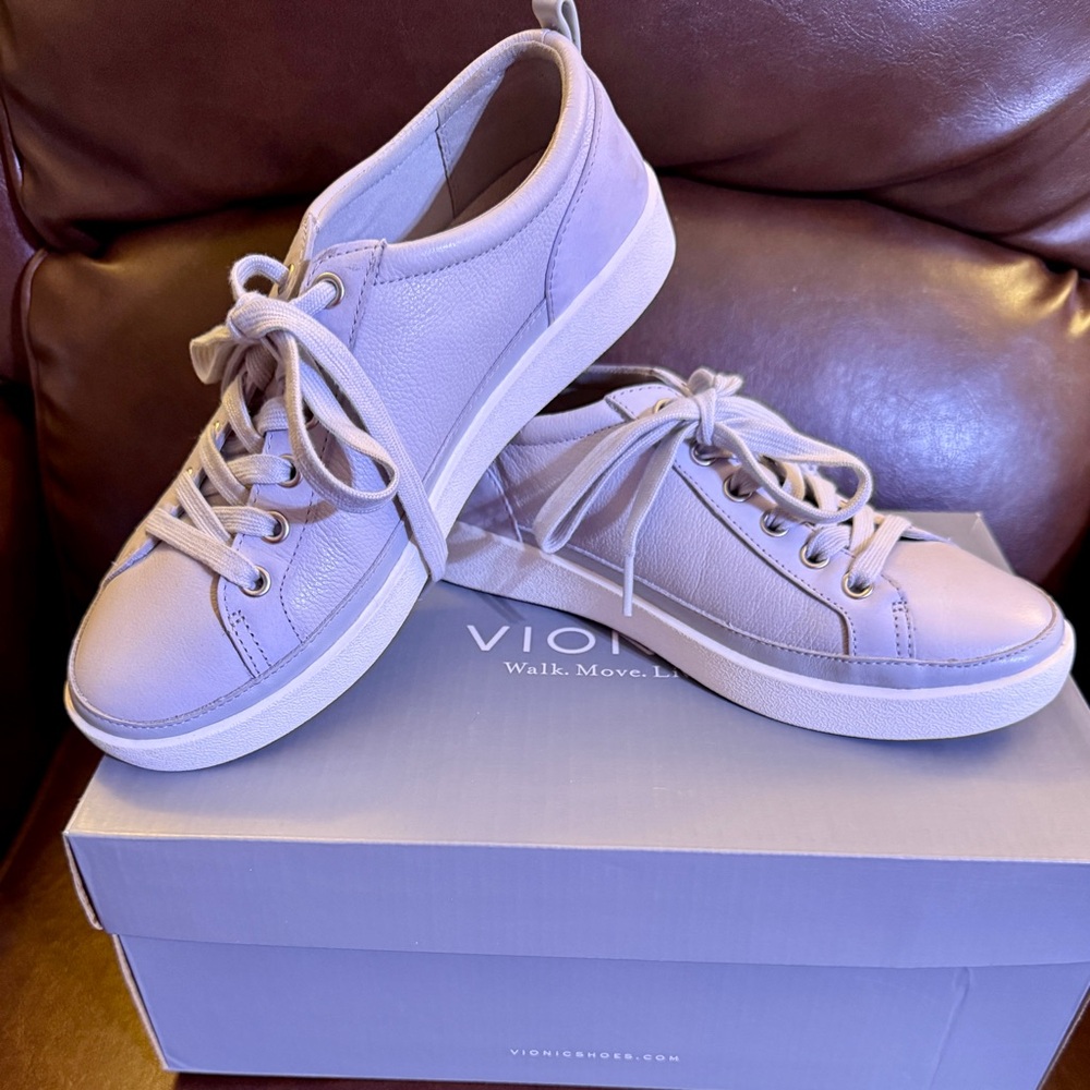 Vionic Winny Sneaker (Womens)